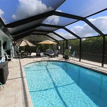 Villa 44 Fairview Blvd. - M